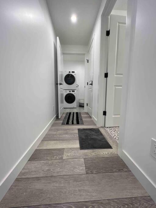 Newly Built 2 Bedroom Suite With Free Parking - Close To Banff National Park, 卡加利 外观 照片